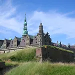 Stunning Premium Apartment With Private Rooftop