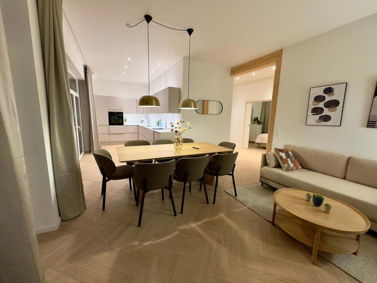 Stunning Premium Flat With Private Rooftop *
