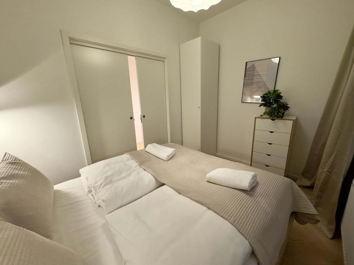 Stunning Premium Flat With Private Rooftop