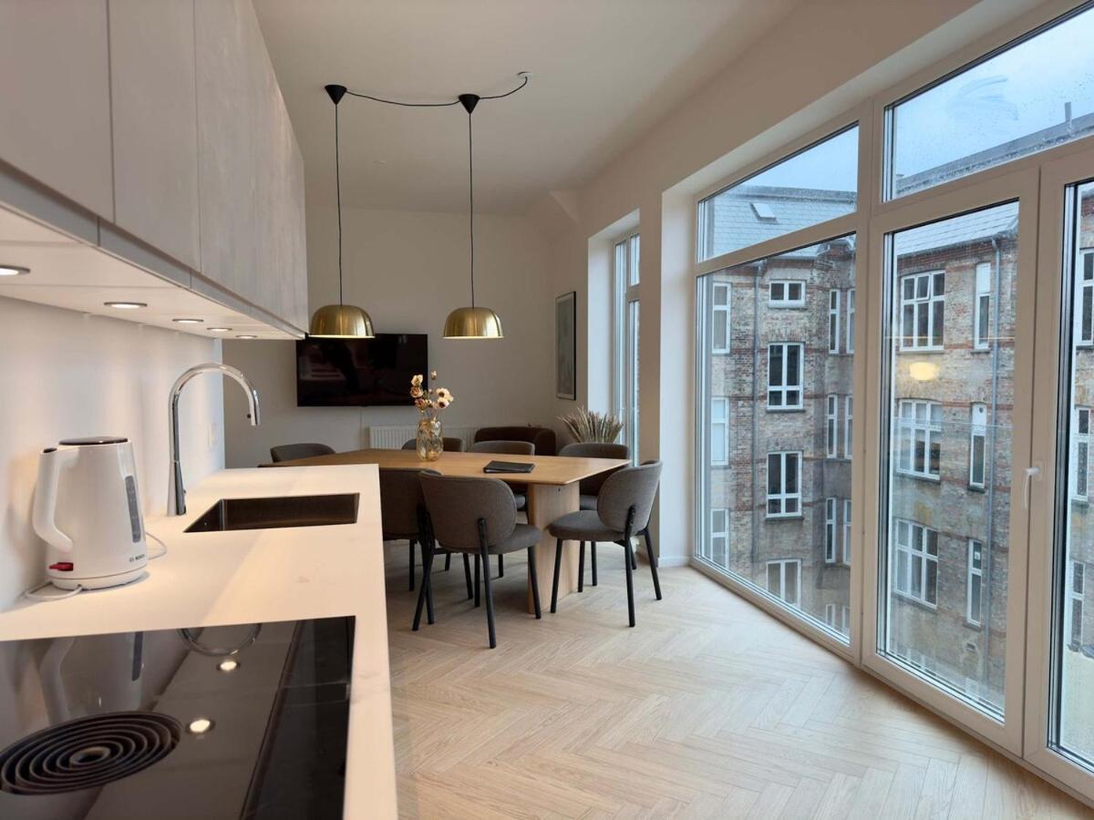 Apartment Stunning Premium Flat With Private Rooftop *