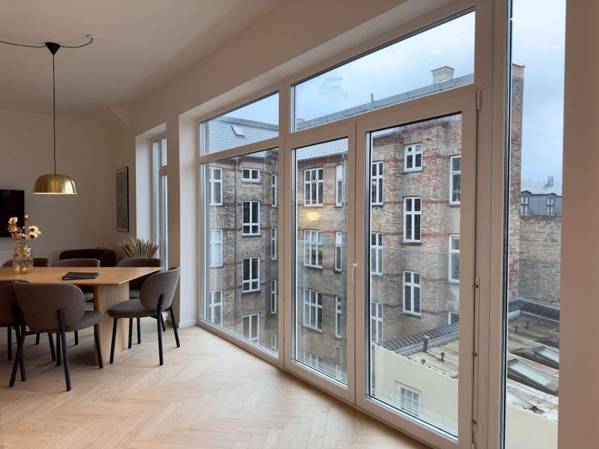 Stunning Premium Flat With Private Rooftop * Copenhagen