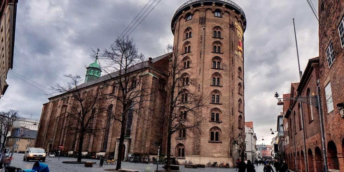 Stunning Premium Flat With Private Rooftop København